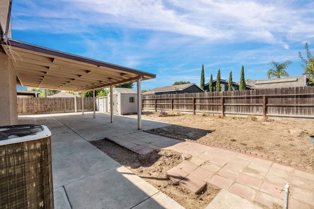 2426 S Larkin Avenue, Fresno, CA 93727