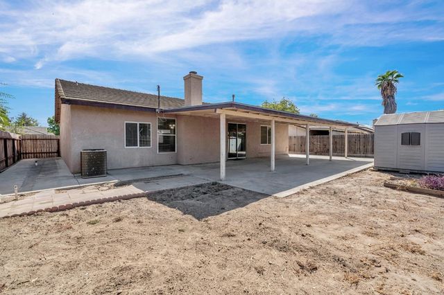 2426 S Larkin Avenue, Fresno, CA 93727