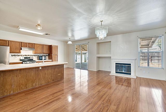 2426 S Larkin Avenue, Fresno, CA 93727