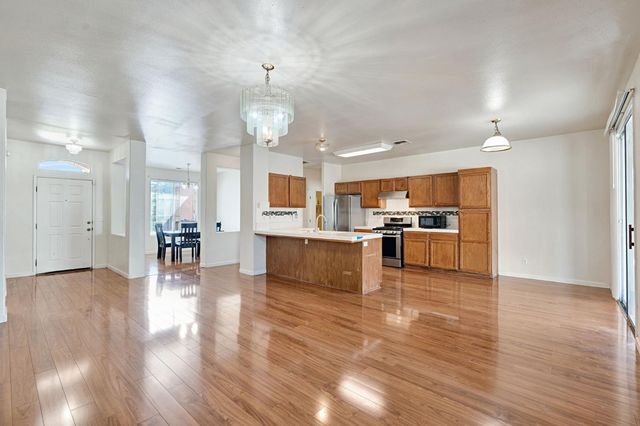 2426 S Larkin Avenue, Fresno, CA 93727