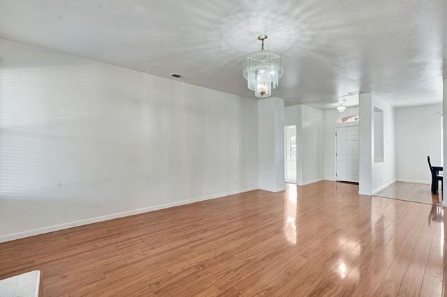 2426 S Larkin Avenue, Fresno, CA 93727