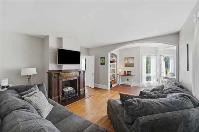 3672 S County Trail, Richmond, RI 02892