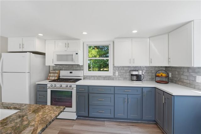 3672 S County Trail, Richmond, RI 02892