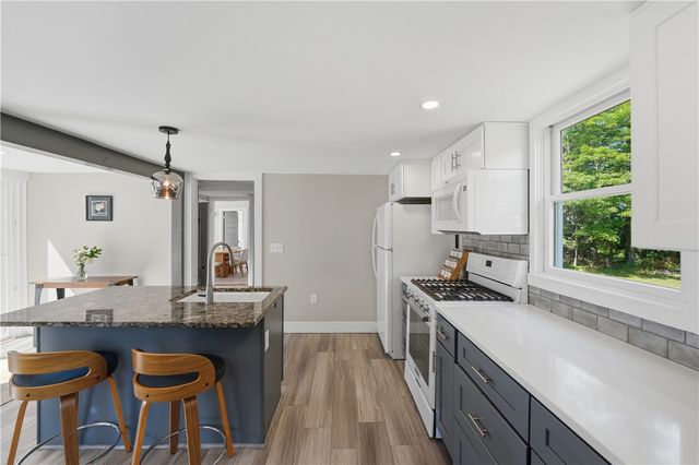 3672 S County Trail, Richmond, RI 02892