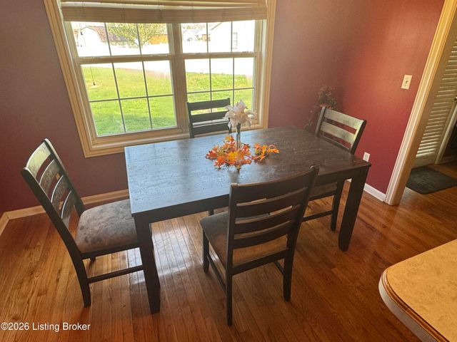 350 Jade Dr, Shepherdsville, KY 40165