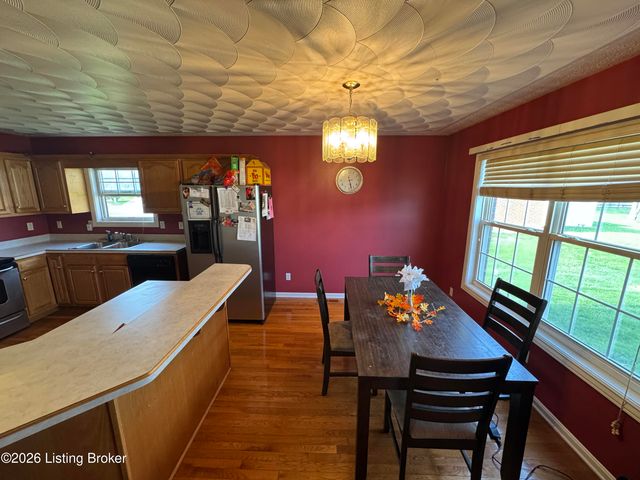 350 Jade Dr, Shepherdsville, KY 40165