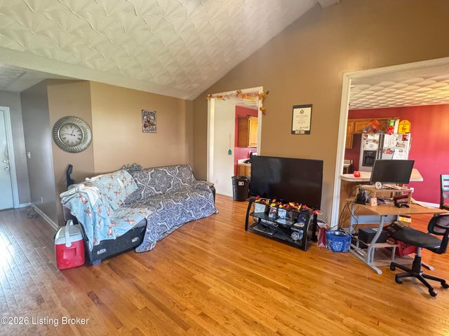 350 Jade Dr, Shepherdsville, KY 40165