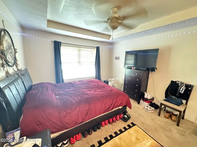 350 Jade Dr, Shepherdsville, KY 40165