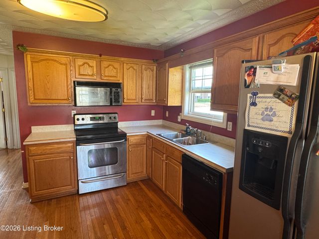 350 Jade Dr, Shepherdsville, KY 40165