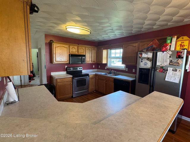 350 Jade Dr, Shepherdsville, KY 40165