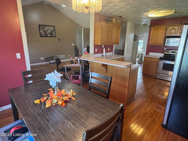 350 Jade Dr, Shepherdsville, KY 40165