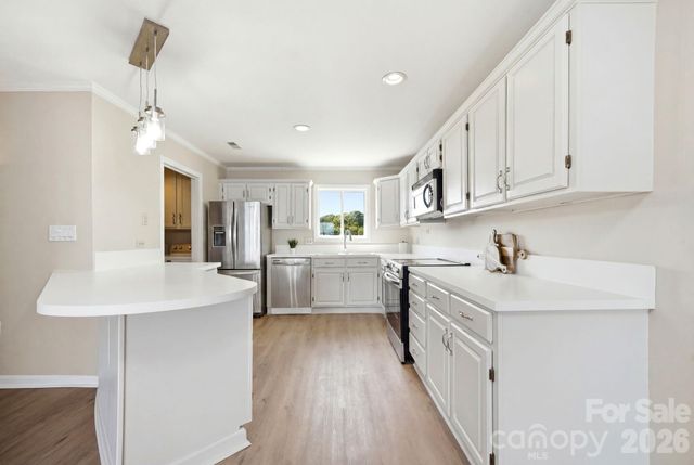 7831 Spinnaker Bay Drive 301, Sherrills Ford, NC 28673