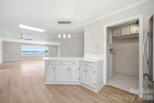 7831 Spinnaker Bay Drive 301, Sherrills Ford, NC 28673
