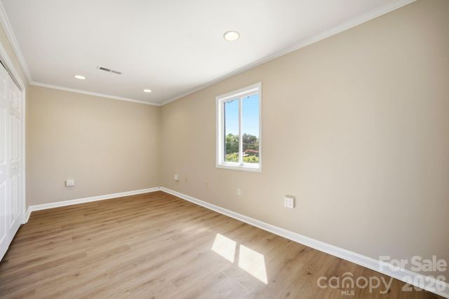 7831 Spinnaker Bay Drive 301, Sherrills Ford, NC 28673