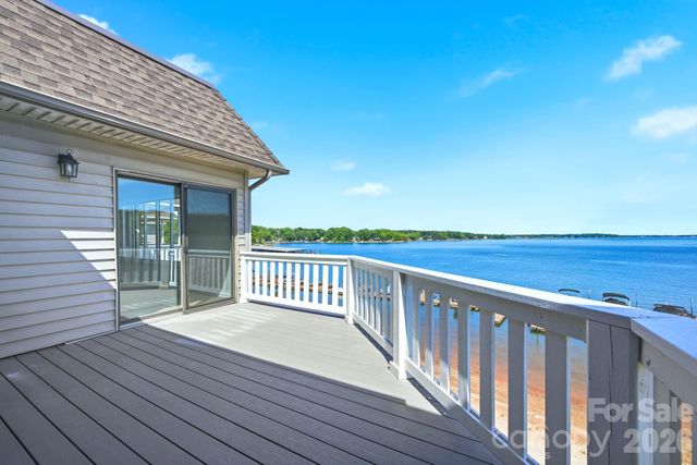 7831 Spinnaker Bay Drive 301, Sherrills Ford, NC 28673