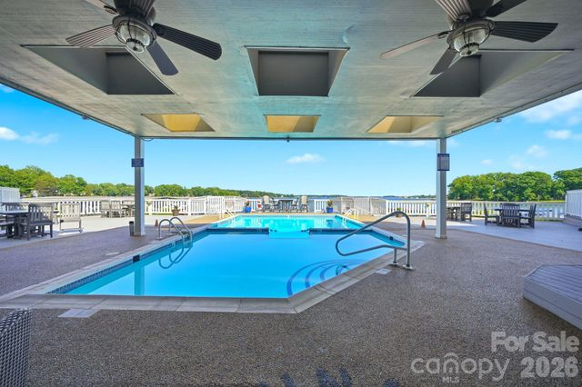 7831 Spinnaker Bay Drive 301, Sherrills Ford, NC 28673