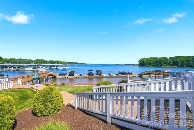 7831 Spinnaker Bay Drive 301, Sherrills Ford, NC 28673