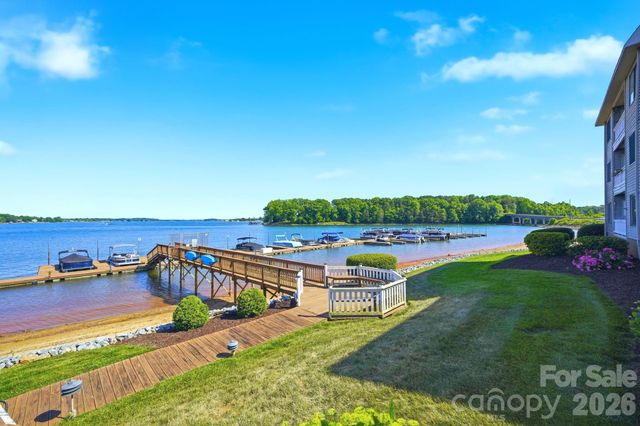 7831 Spinnaker Bay Drive 301, Sherrills Ford, NC 28673