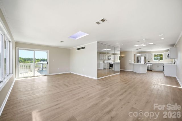 7831 Spinnaker Bay Drive 301, Sherrills Ford, NC 28673
