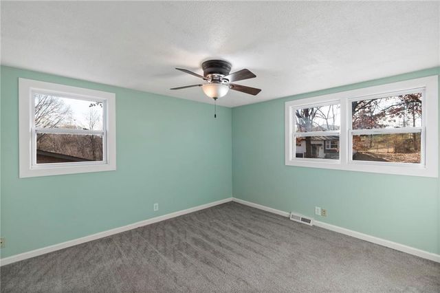 4402 NW 50th Street, Kansas City, MO 64151