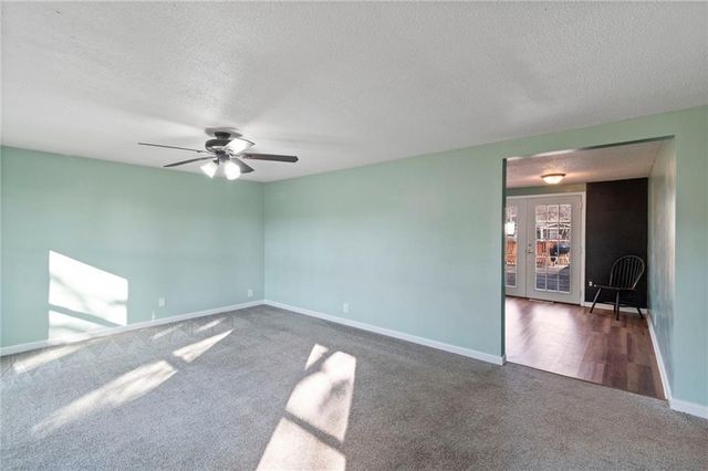 4402 NW 50th Street, Kansas City, MO 64151