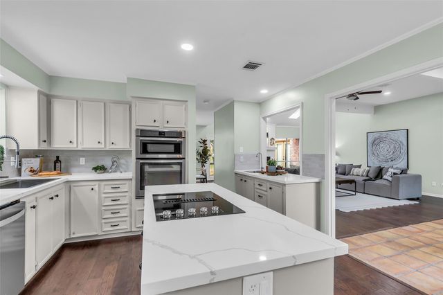 11407 Overbrook Lane, Houston, TX 77077