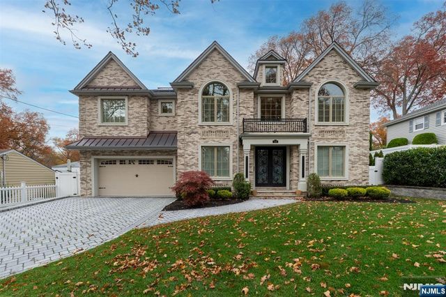 319 Franklin Place, Paramus, NJ 07652