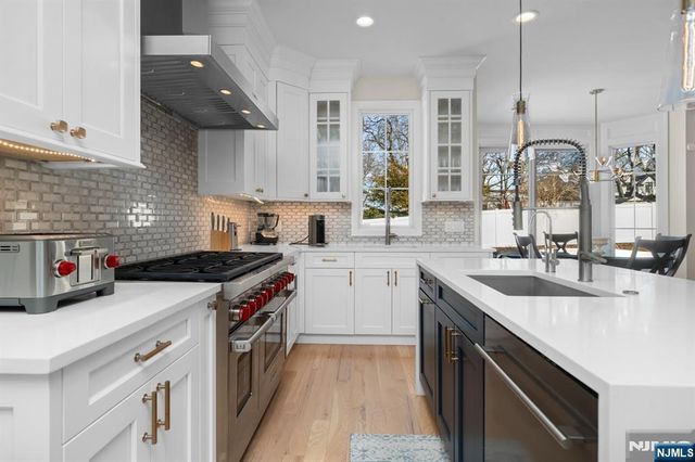 319 Franklin Place, Paramus, NJ 07652