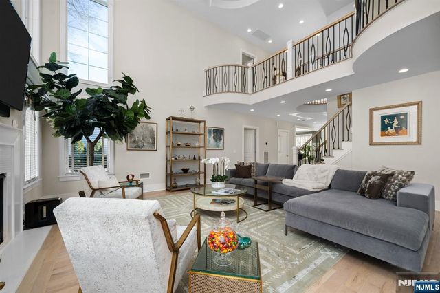 319 Franklin Place, Paramus, NJ 07652