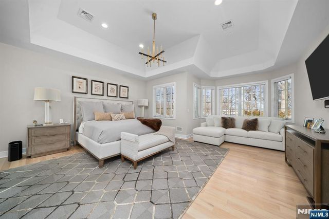 319 Franklin Place, Paramus, NJ 07652