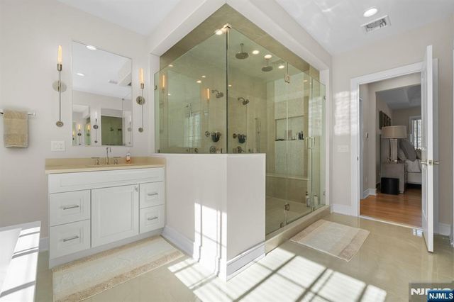 319 Franklin Place, Paramus, NJ 07652