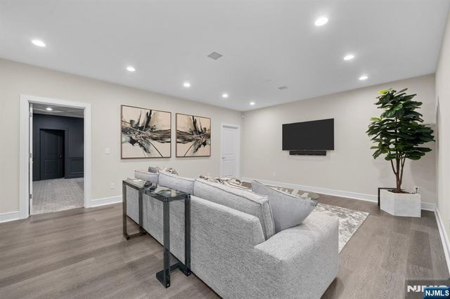 319 Franklin Place, Paramus, NJ 07652