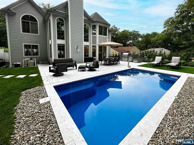 319 Franklin Place, Paramus, NJ 07652