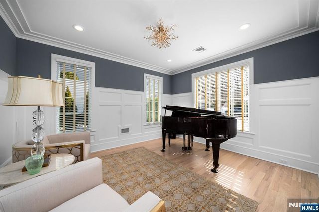 319 Franklin Place, Paramus, NJ 07652