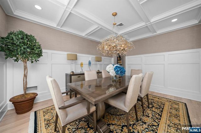 319 Franklin Place, Paramus, NJ 07652