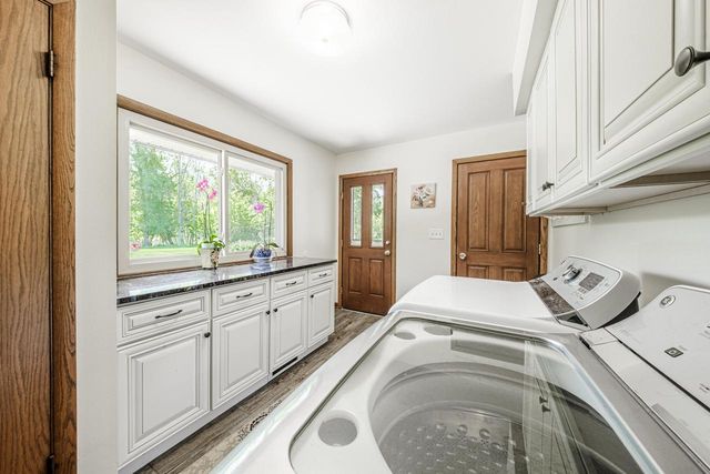 15035 Pomona ROAD, Brookfield, WI 53005