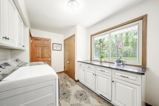 15035 Pomona ROAD, Brookfield, WI 53005