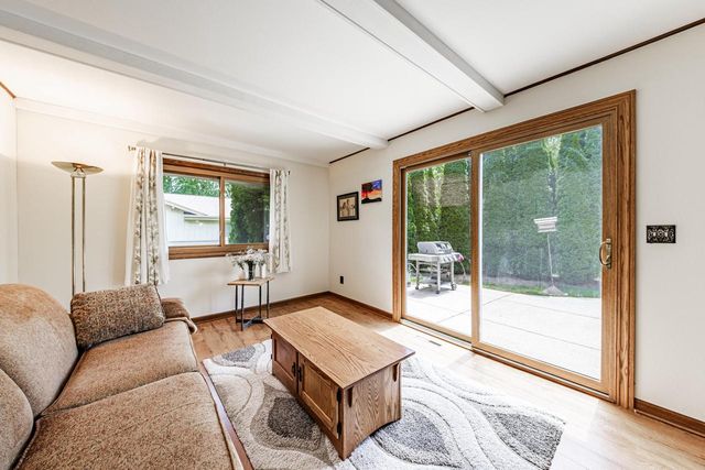 15035 Pomona ROAD, Brookfield, WI 53005