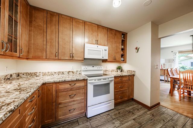 15035 Pomona ROAD, Brookfield, WI 53005