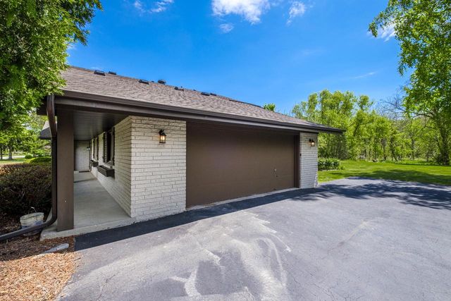 15035 Pomona ROAD, Brookfield, WI 53005