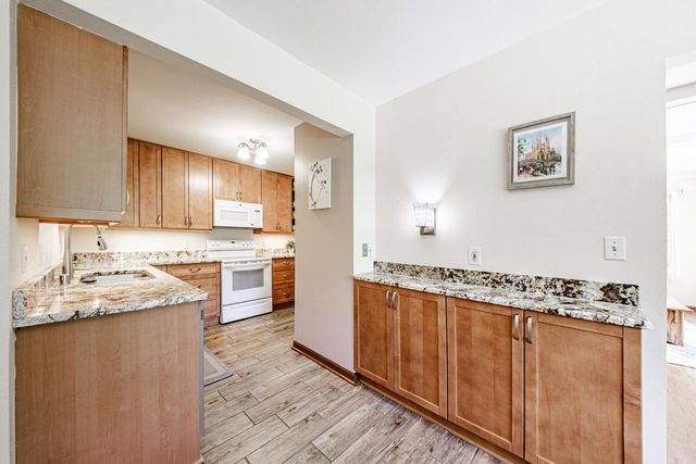 15035 Pomona ROAD, Brookfield, WI 53005