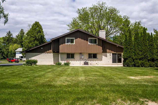 15035 Pomona ROAD, Brookfield, WI 53005