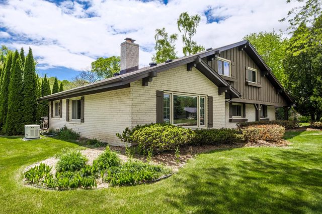 15035 Pomona ROAD, Brookfield, WI 53005