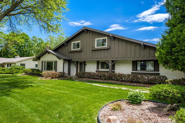 15035 Pomona ROAD, Brookfield, WI 53005