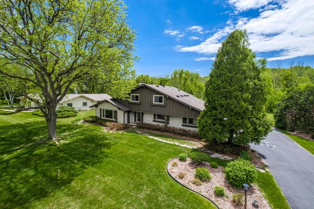 15035 Pomona ROAD, Brookfield, WI 53005