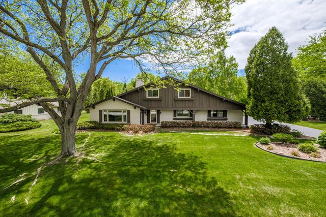 15035 Pomona ROAD, Brookfield, WI 53005