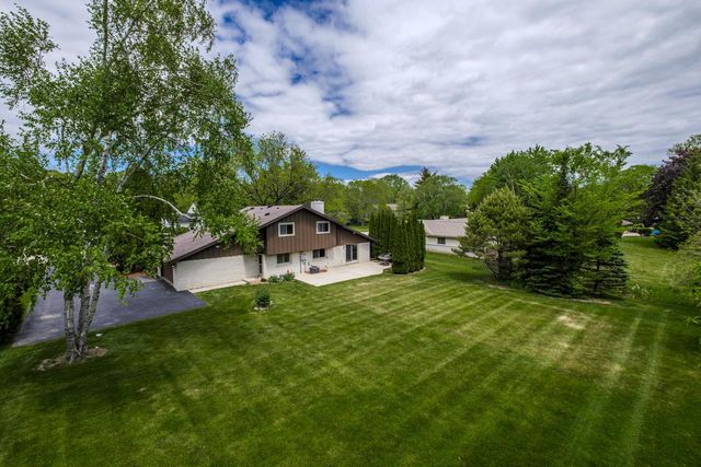 15035 Pomona ROAD, Brookfield, WI 53005