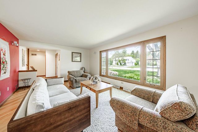 15035 Pomona ROAD, Brookfield, WI 53005