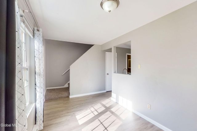 31 Suncrest Drive, Waterford, NY 12188