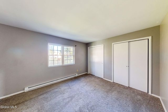 31 Suncrest Drive, Waterford, NY 12188